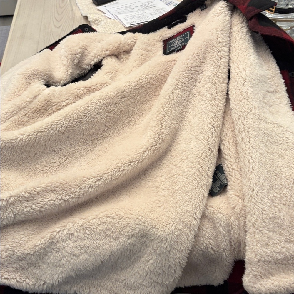 G.H. Bass & Co. Red and Black Plaid Sherpa-Lined Jacket - Picture 8 of 9